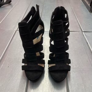 Nine West banded suede stilettos size 10